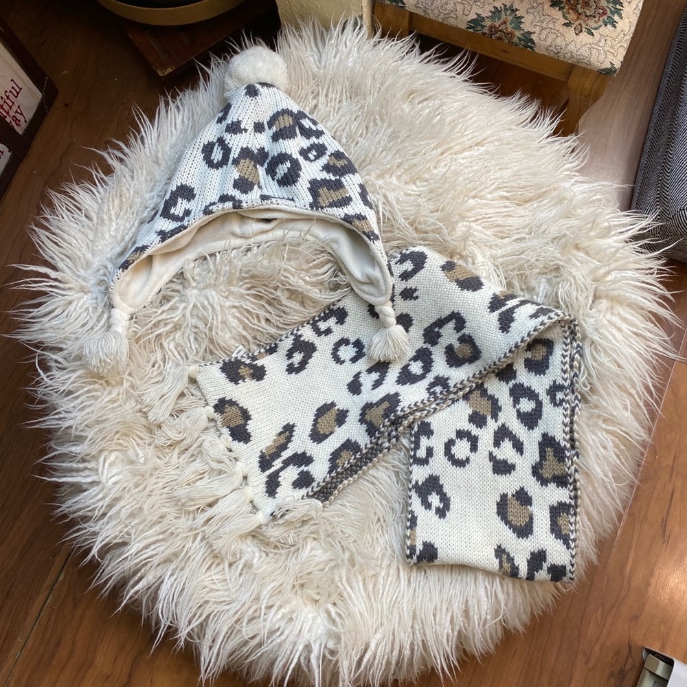 girls Winter leopard print set